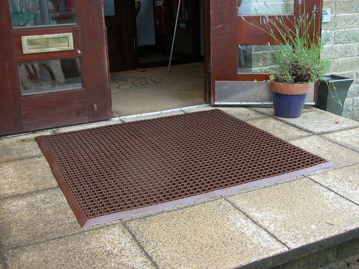 MasterMatting's tweet photo. Gridmaster #exterior #matting can stop #dirt, #grit &amp; #soil entering your #Building. Can be lifted up and hosed down for #cleaning &amp; #maintenance purposes. 
@MasterMatting https://t.co/s5IAPbMBtg #delivered to your door! https://t.co/ddMbISRdGr