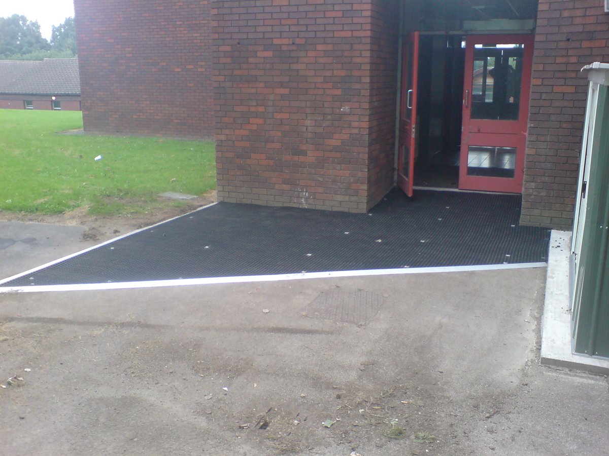Gridmaster #exterior #matting can stop #dirt, #grit &amp; #soil entering your #Building. Can be lifted up and hosed down for #cleaning &amp; #maintenance purposes. 
<a href="/MasterMatting/">Master Matting</a> mastermatting.com #delivered to your door!