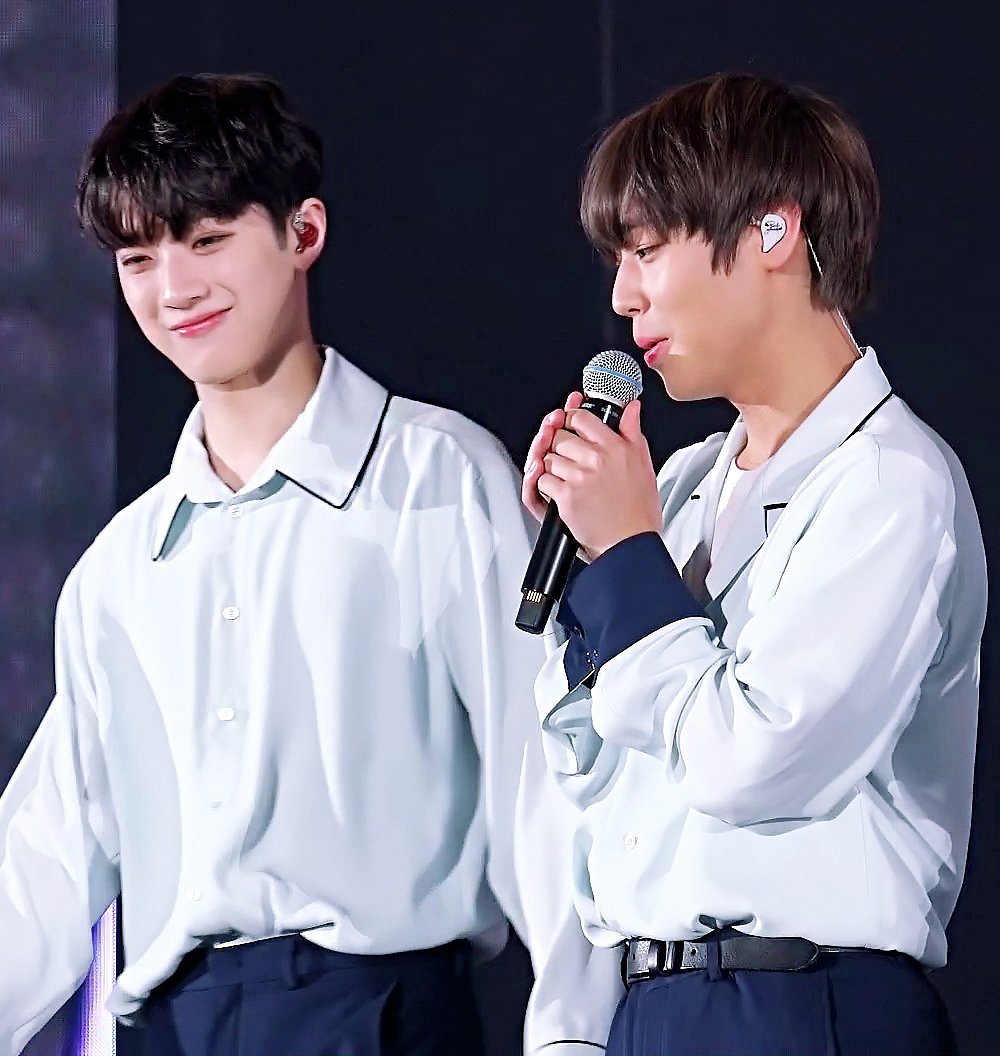 jihoon_linlin's tweet image. 백허그하고 나서 수줍은 18♥️20 #판윙