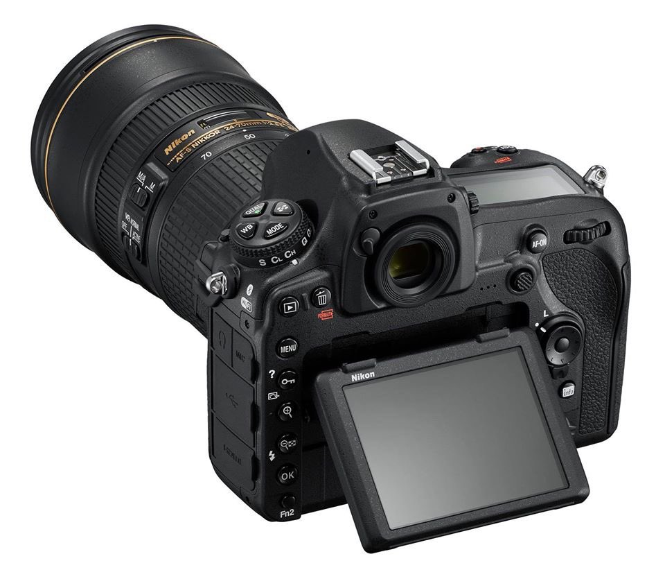 RemembrWildlife's tweet photo. We’ve just added an amazing D850 + 200-500mm f/5.6 lens thanks to the wonderful @UKNikon to our Kickstarter! Worth £3995 we’re offering it at £2995 inc a copy of #RememberingCheetahs hop over to https://t.co/pPAK4pBJZR to support us. Thank you 🙏🏻 https://t.co/TIoKg7RflJ