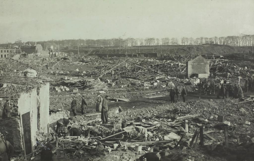 evansattempts's tweet photo. Sam Mendes’s ‘1917’: Societal and Human Fragmentation Depicted on the Silver Screen https://t.co/6hetXTZ42g https://t.co/02TwzW0nNt