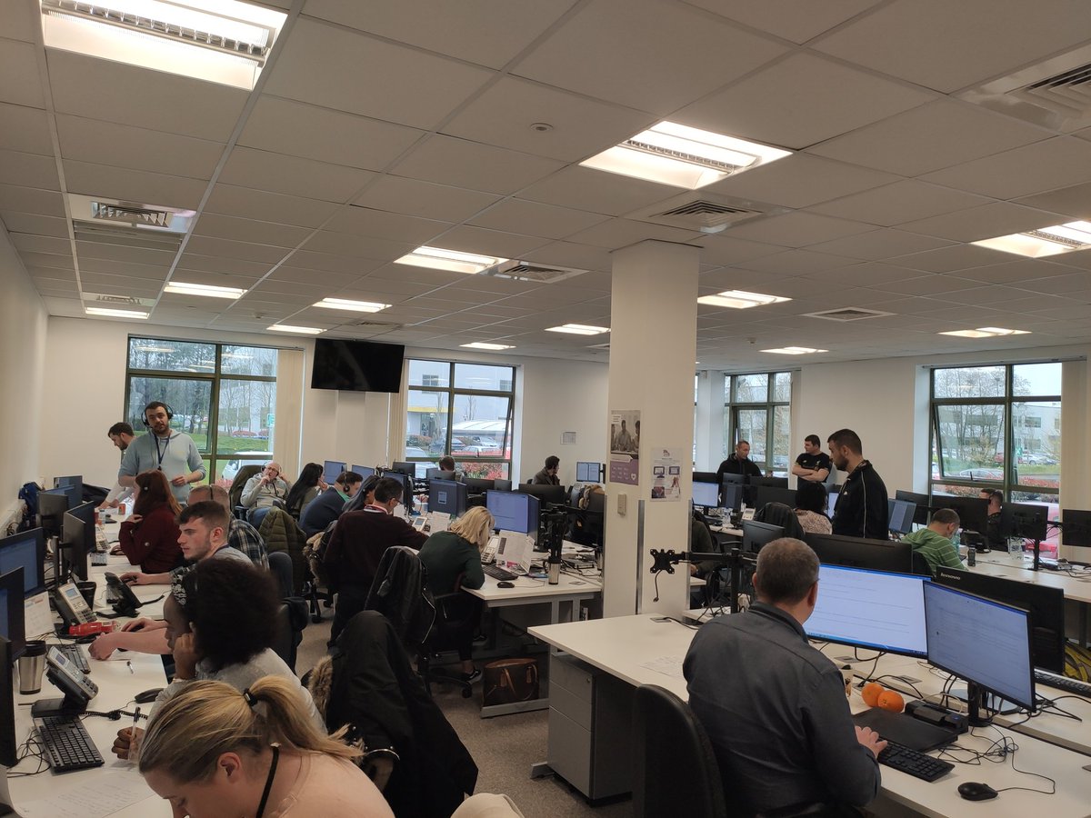 Susan_Kent2's tweet image. Wonderful frontline agents taking calls in our newly opened @HSELive call centre in Little Island, Cork. Our population can also access the nurse triage as the #firstpointofcontact.Together they are reducing the impact on the services @roinnslainte @SimonHarrisTD @paulreiddublin