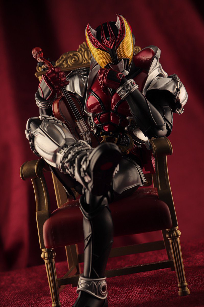 アノマロ 夜のフィギュア撮影会 テーマ 座ったポーズ 既出 飽きずにずっと同じ座りポーズ