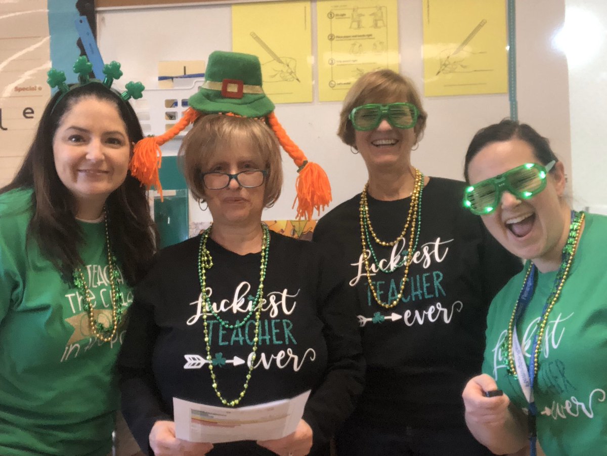 All decked out for Virtual Learning. 💚🐾