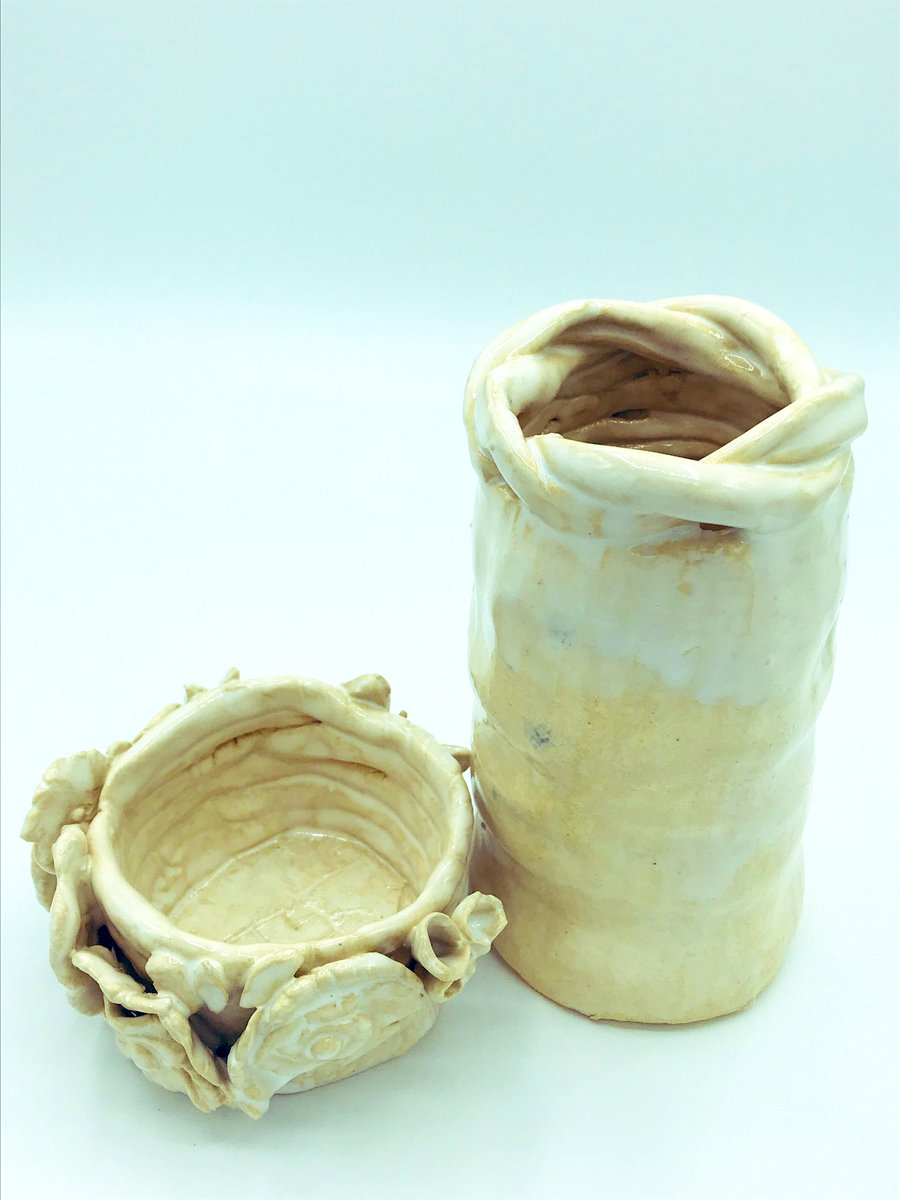 d_zirnheld's tweet photo. Wanted to take some time to post about the amazing student work pictures I always take but forget to post. These are 6th and 7th grade coil cups! https://t.co/1lcp9NU6R3