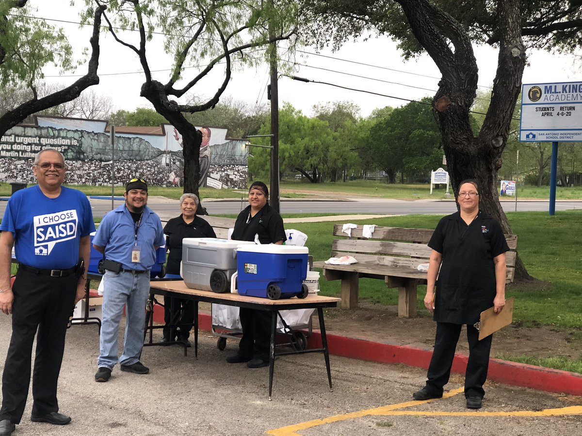 MlkAcademy's tweet photo. Our food service staff and family and community engagement specialist are ready to serve our students! Join us for breakfast (8-9am) and lunch (11300-1230)! #saisd #mlksa @SAISD #powerofus https://t.co/Ctg7VXcWCf