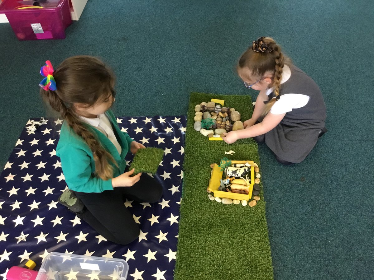 Springwood_Prm's tweet photo. We are playing so nicely with our friends #springpowis #springpse https://t.co/jcG8fKEtlY