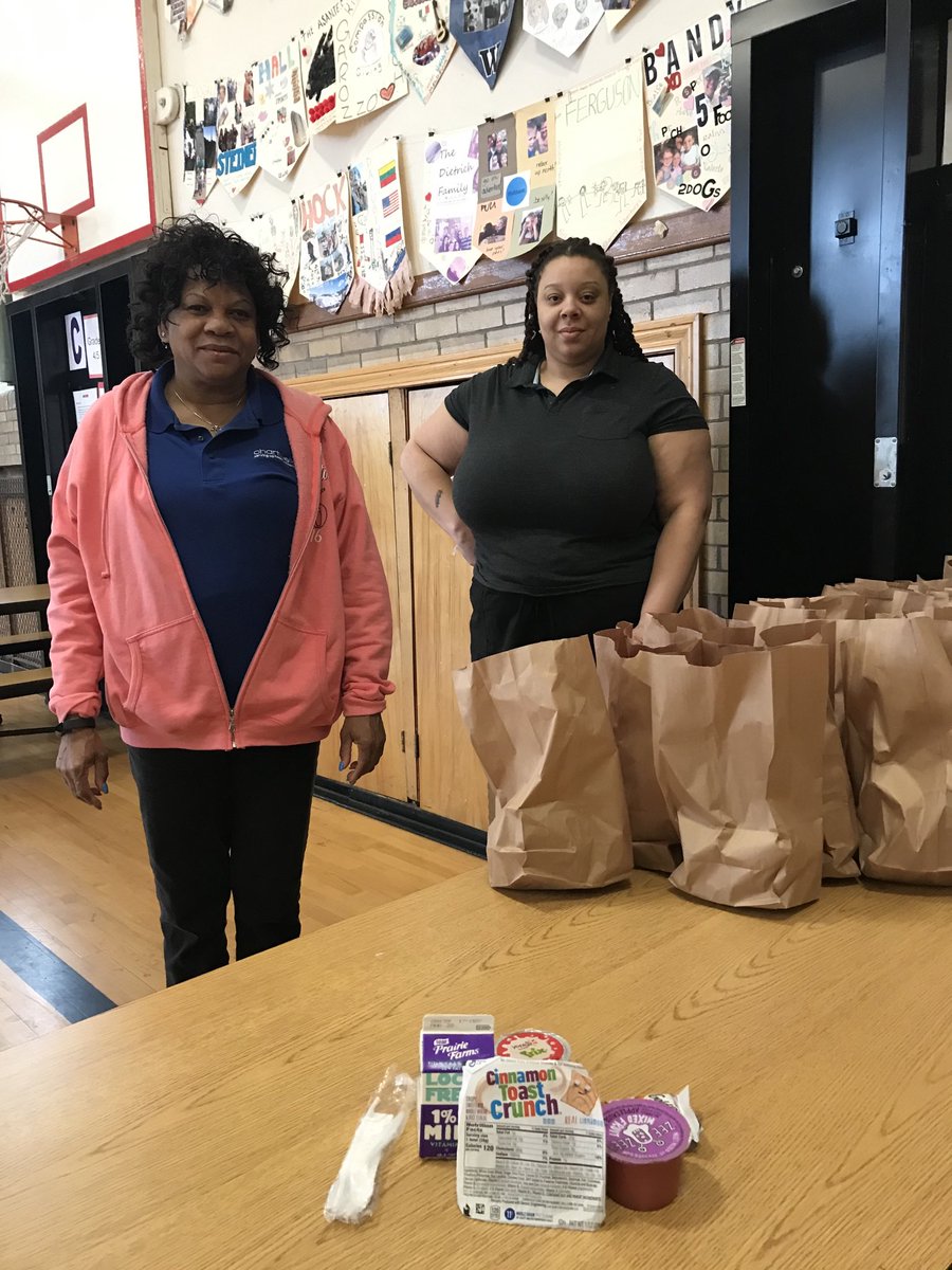 GPSchools's tweet photo. Free breakfast and lunch are available for pick up in Defer’s gym and Poupard’s lobby. Grab and go with multiple meals to reduce exposure. Thank you Chartwells for helping keep our students fed! https://t.co/605F0ZGdyD
