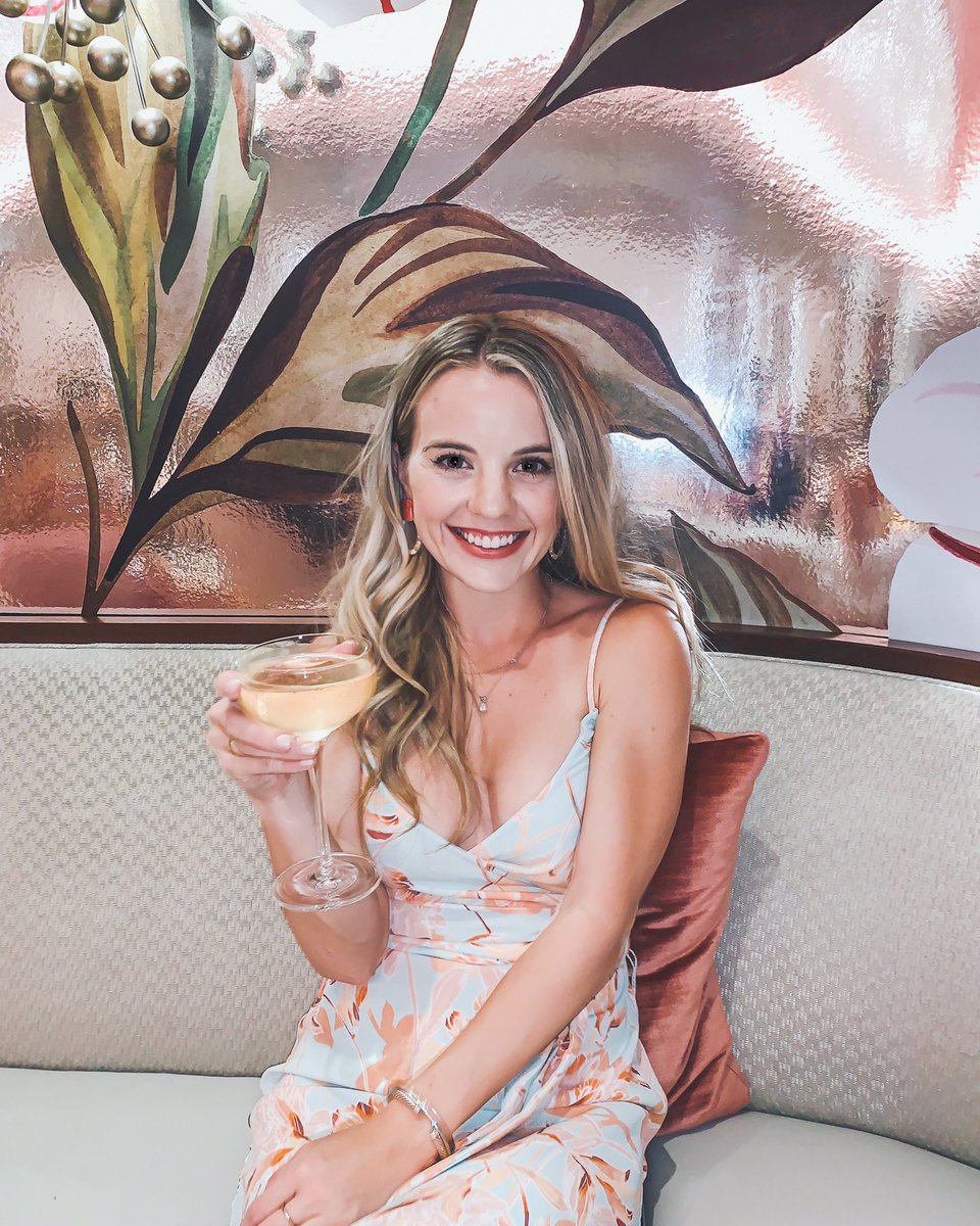 Spring break may be on hold for now, but let’s get those closets ready for spring/summer with a closet refresh! Book within the next 24 hrs and receive a special offer. 😍
Charlotte area locals: in person appointments are available as well! ( don’t worry, I am germ free 😌)