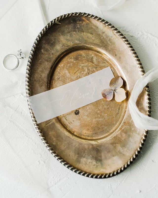 - Keep on keeping on -

In the words of Curtis Mayfield.

Looking at all the inspiration at the moment, and creating for fun.

Featured . <a href="/magnoliarouge/">Kate Holland</a>
Photographer . @emmapilkingtonphotography
Florals . @maybemayflowerstudio
Wedding gown . @loversxsoci… ift.tt/3dbysCI