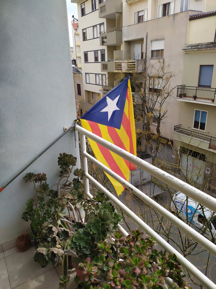 Força i coratge al meu balcó Catalunya!