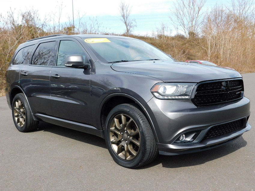 RTChrysler's tweet photo. Ride around town in this pre-owned 2017 #Dodge Durango for $29,499! Features include AWD, a 3.6L V6 engine, navigation, leather upholstery, a power moonroof, parking sensors, and more! Stock #: B15130-A 📞 215-876-8307 https://t.co/wlsKu9B7oH