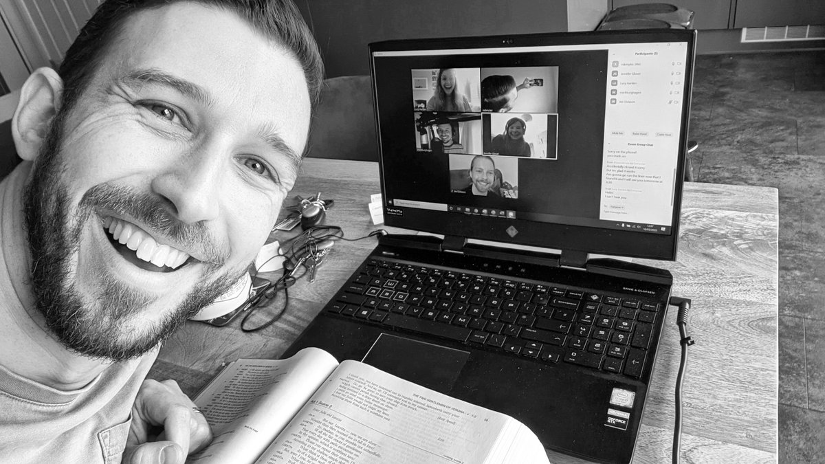 An impromptu rehearsal broke out today testing the kit for #ShowMustGoOnline tomorrow! This project has lifted my spirits so much already and getting to work with the actors a little was A DELIGHT! #ConnectedandCreative #shakespeare