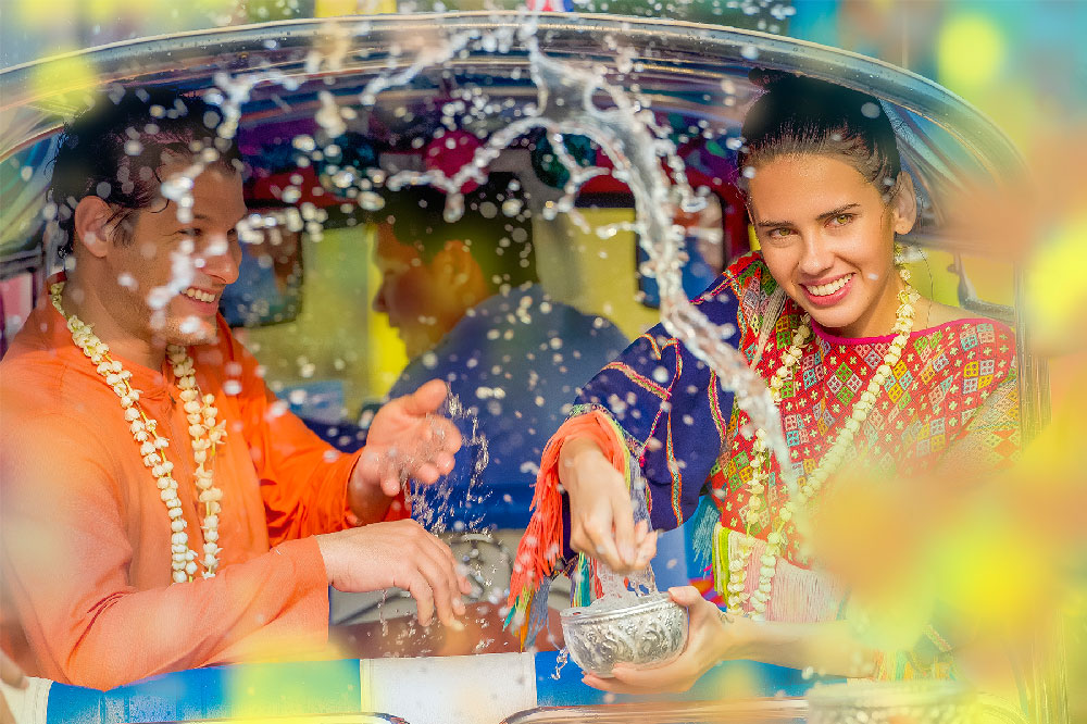 abcviajes_com's tweet photo. Tailandia celebra su nuevo año 2563 - https://t.co/jqu0wgWsQD? @ThailandFanClub #turismo #viajar #añonuevo #tailandia https://t.co/LmcZCTVL7X