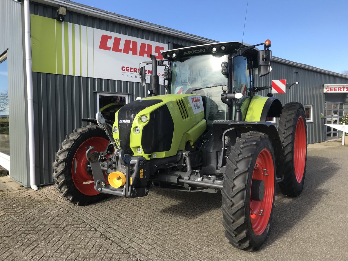 LMB_GEERTSEMA's tweet photo. Afgeleverd asverbreding aan fam. Pollema. #Claas Arion 660 #breedspoor 3.20 mtr. ⁦@Trekkerweb⁩ ⁦@Agrifoto⁩ https://t.co/o84MmWXCdH