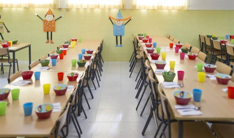 🏫 Aquestes famílies rebran a casa un ‘val beca menjador’ amb un valor de 60€ per alumne i per als primers 15 dies sense classe presencial, per a intercanviar-los per productes alimentaris als establiments Consum o Charter

ℹ️ Més informació: ceice.gva.es/va/inicio/area…