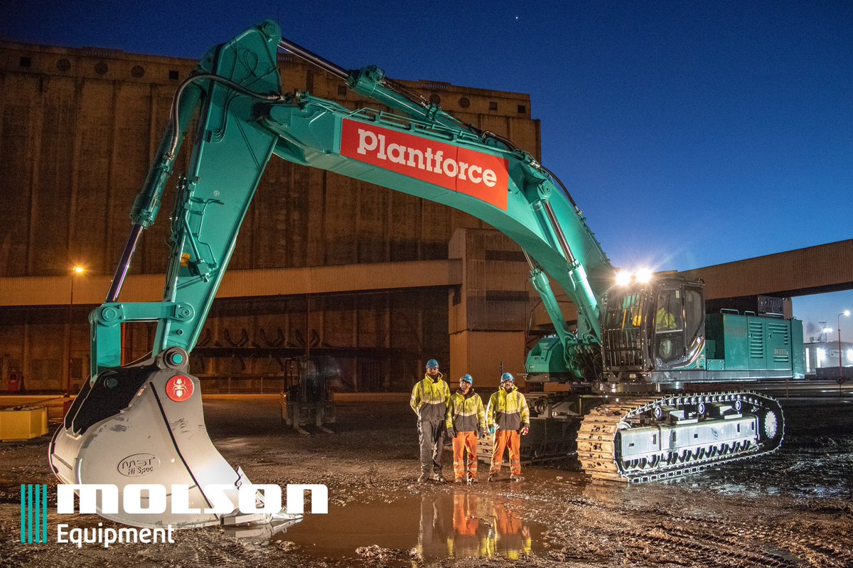 molson_group's tweet photo. A few shots from of our expert engineers building the first Kobelco SK850LC-10 in the UK.
The Molson Service team successfully assembled this behemoth on a bleak winters day in Avonmouth.
#kobelco #sk850 #buildingbigblue #plantforce #molsonequipment #molsongroup #excavator https://t.co/JMNEhtBCGl