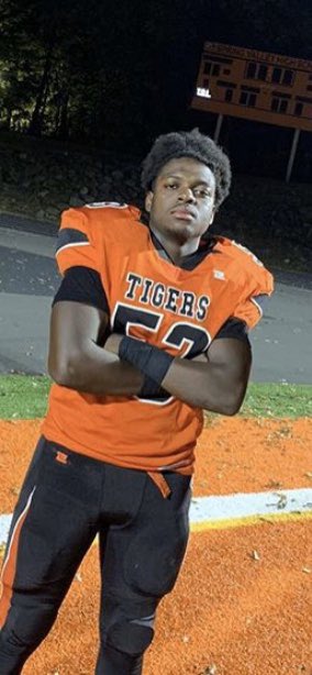 damann44's tweet photo. Happy birthday to Nate Dorme a dedicated young who gave his commitment to SV football for all four years. Thank you and enjoy your birthday. https://t.co/rjbQSQq5mE