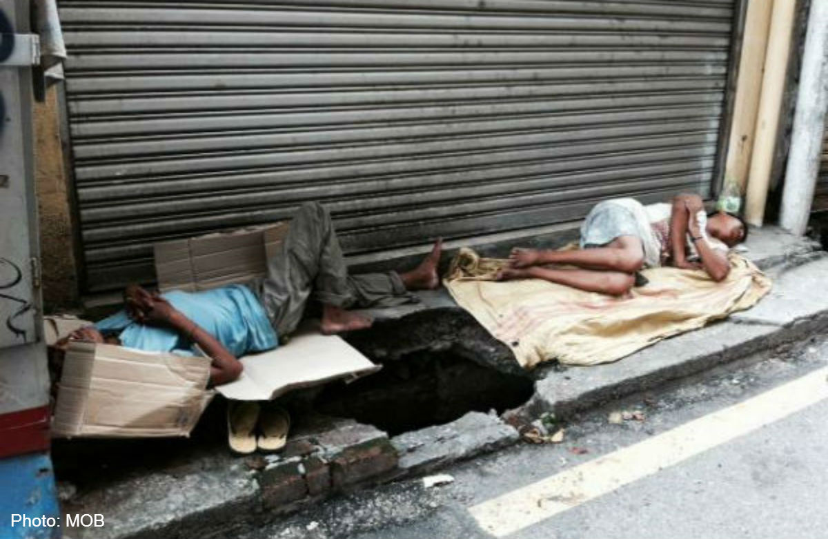 amxar94's tweet photo. Time2 dugaan Covid-19 ni aku trfikir pulak ape la nasib homeless kt luar sana kan. Mesti dorg terpinga2 knape jalan sunyi sepi. Dorg nk tgok info pun xde internet.. Semoga dilindungi Tuhan. https://t.co/oniC1K3o89