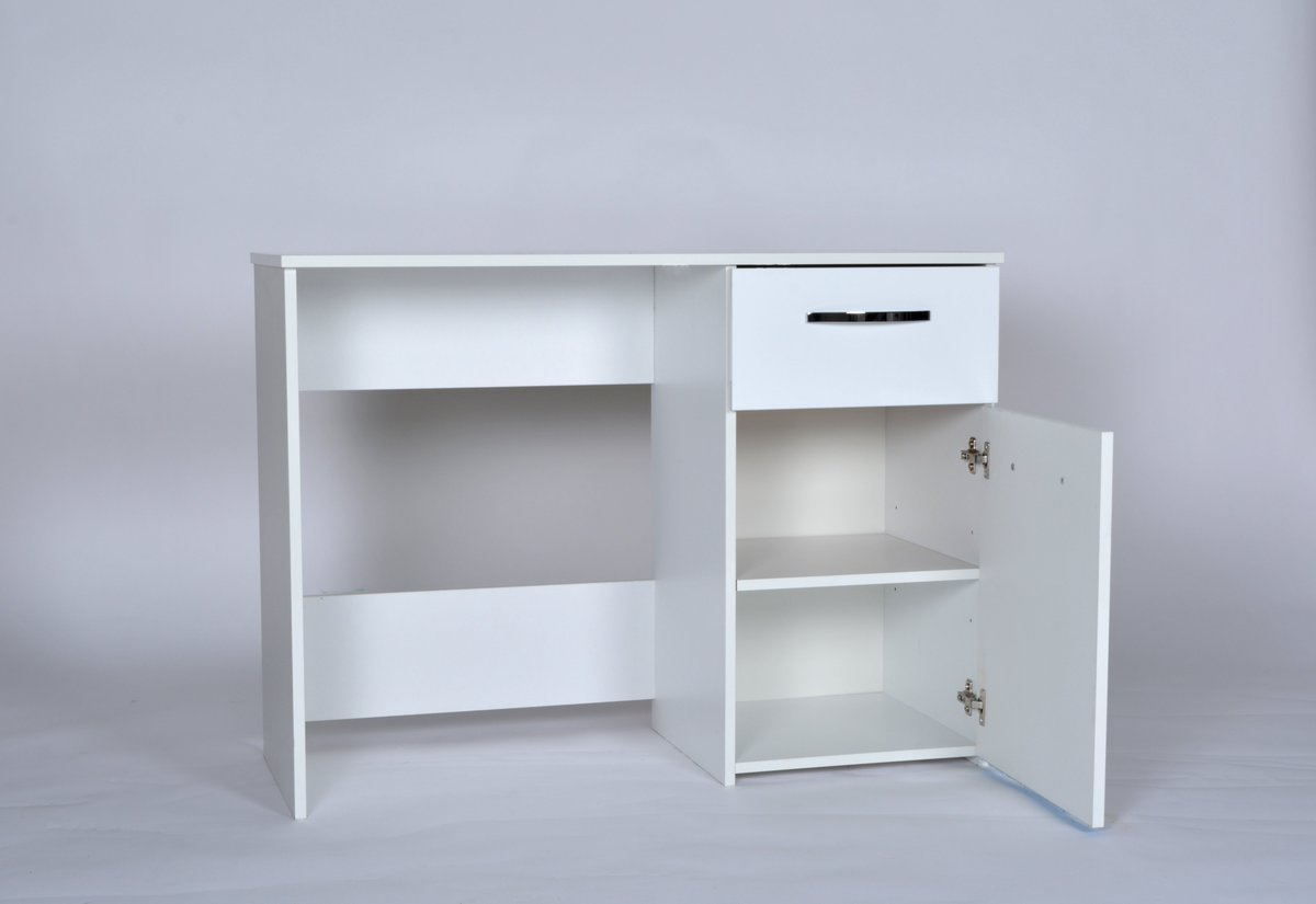 FlatPackDirect's tweet photo. Working from home or studying for exams, find the perfect desk https://t.co/1heuOvzzrx

#flatpack #furniture #online #onlineshop #WednesdayWisdom https://t.co/rjWo674HVq
