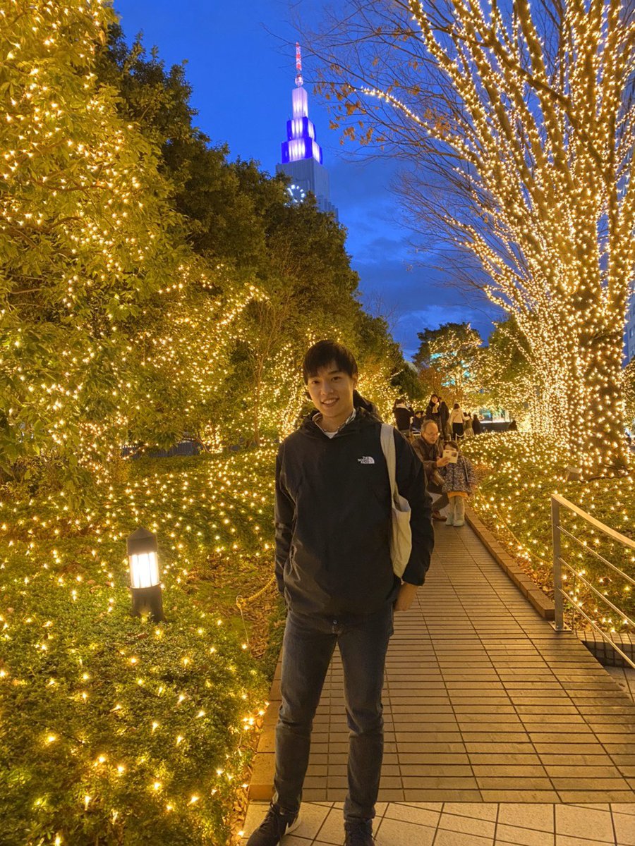 成城大学 男子バレーボール部 鈴木 悠輔 経済2 ポジション L 出身校 大宮北 リベロ以外にもピンチサーバーとして重要な役割を果たす レセプションがとても上手い その繊細さはやはり彼の得意分野であるゲームから活かされているのだろう 給料が入る