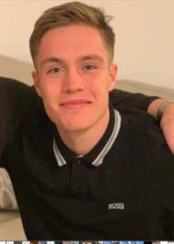 Heb je Matthew gezien? kan jij zijn familie helpen hem te lokaliseren in Amsterdam, hij is voor het laatst gezien in de Amsteldijk om 06:44 op zaterdagochtend, dank je @Feyenoord_int <a href="/AFCAjax/">AFC Ajax</a> <a href="/Iamsterdam/">I amsterdam</a>