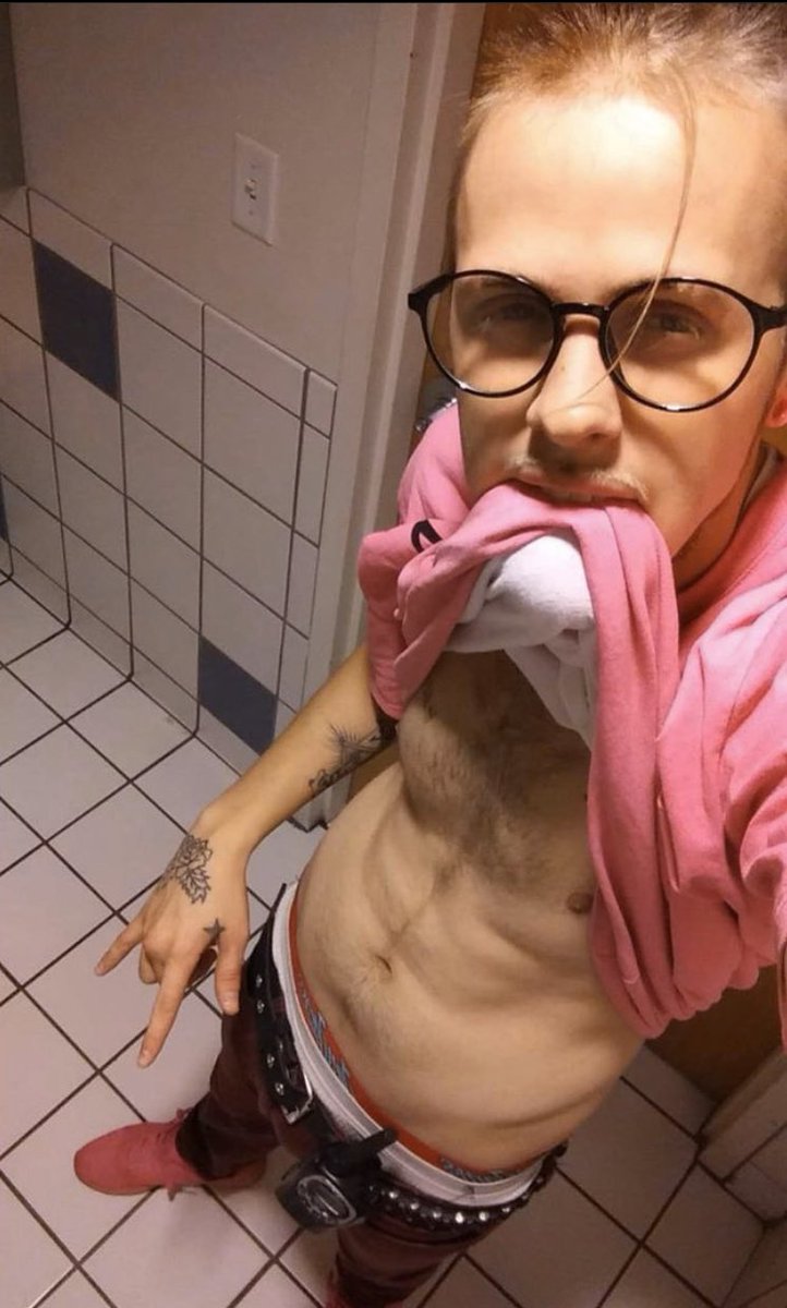 Bigdickkbilly2x's tweet photo. #Freaky #Fun #RestroomOccupied #BigDick #BIGCOCK https://t.co/yuTnpJ1alt