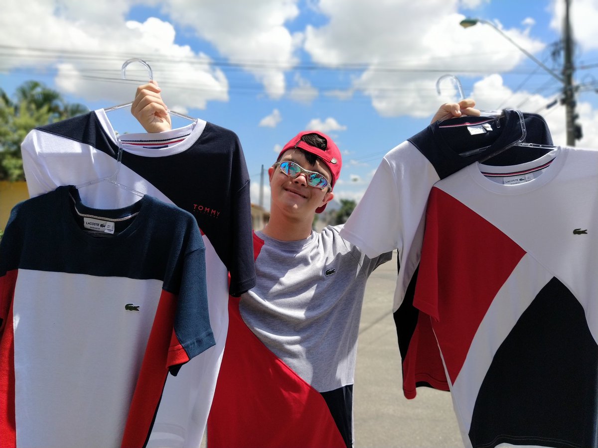LrSsurf's tweet photo. DIOGUINHO TA INDECISO EM QUAL PEITA LEVAR PRA CASA 🐊🗣️🤔🔥 AFINAL É MUITA QUALIDADE PRA DECIDIR RÁPIDO ASSIM NÉ ? 🤯🤯 #LrSurf https://t.co/t24LNkJZgP