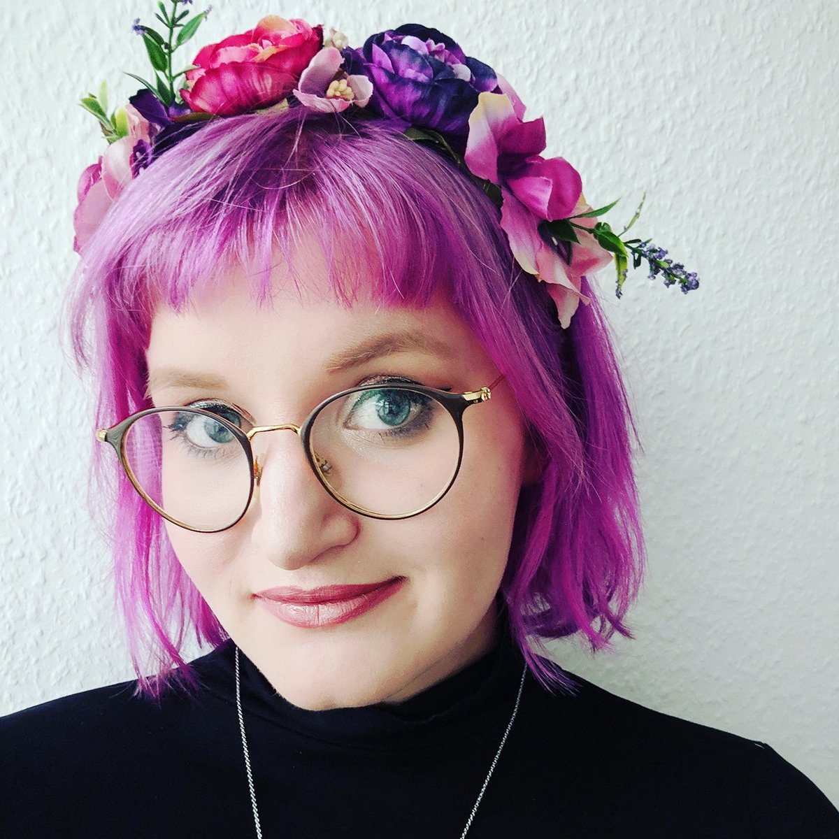 Elljen93's tweet image. Draw me as you want, i'd be happy with everything  #ACmeKC