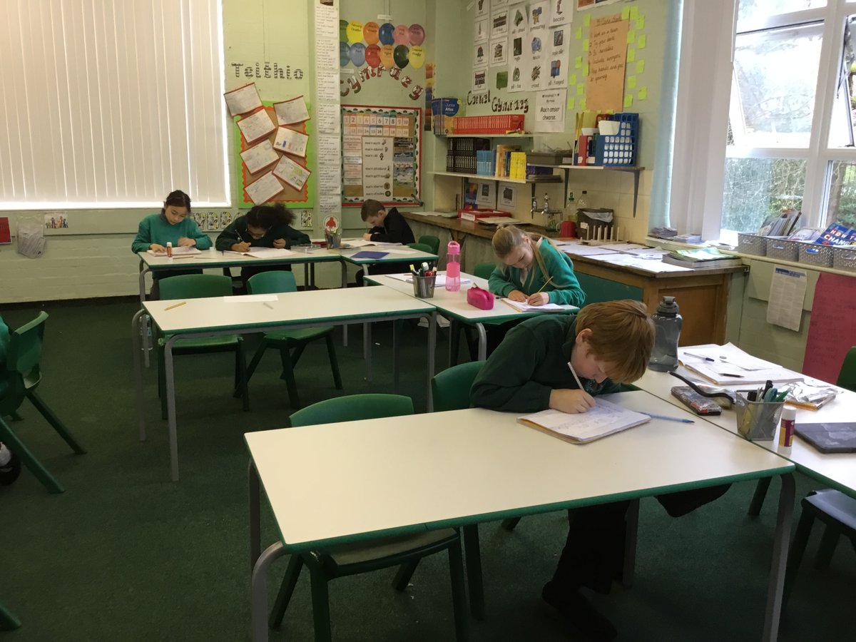 Springwood_Prm's tweet photo. #Springharlech are getting ready for our class assembly, re-telling the Easter Story #Springre https://t.co/SBT1RlWK5l