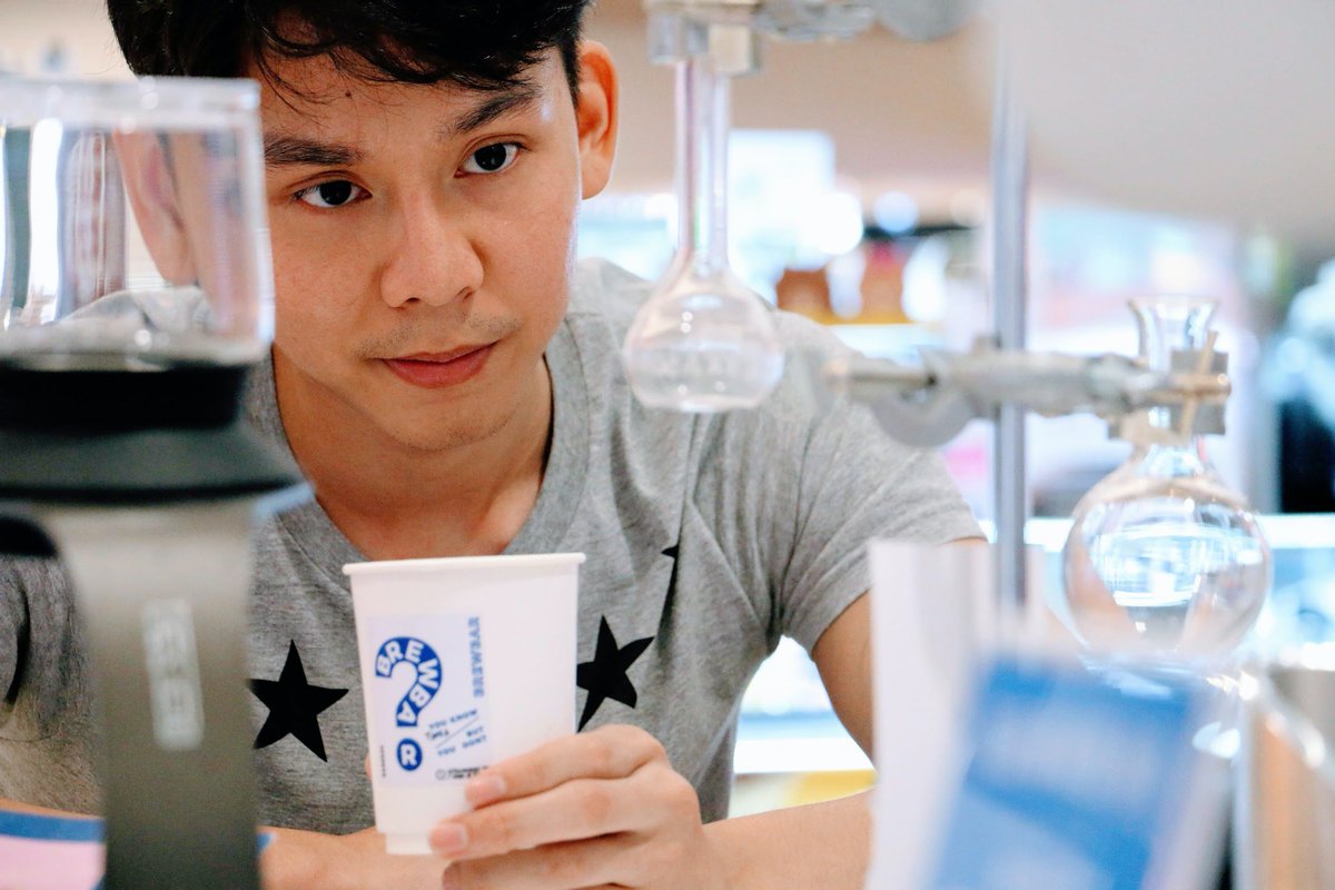 #ชาอะไรใส่พริกเกลือ GOBORI  เป็นชาที่มีรสสัมผัสอมเปรี้ยวอมเผ็ด จากส้มยูซุ ผสมกับชามะลิหอมๆ และพริกเกลือ และมีท็อปปิ้งเป็น #ไอศกรีมยูซุ   โรยด้วยพริกเกลือ แล้วให้รสชาติออกมาลักษณะเปรี้ยวๆเผ็ดๆแต่มันดันเข้ากันจนชวนสงสัยมาก #คิดได้ไง  เมนูแปลกจาก  <a href="/brewbarbkk/">brewbar.bkk</a> เซนทรัลลาดพร้าว ชั้น 3