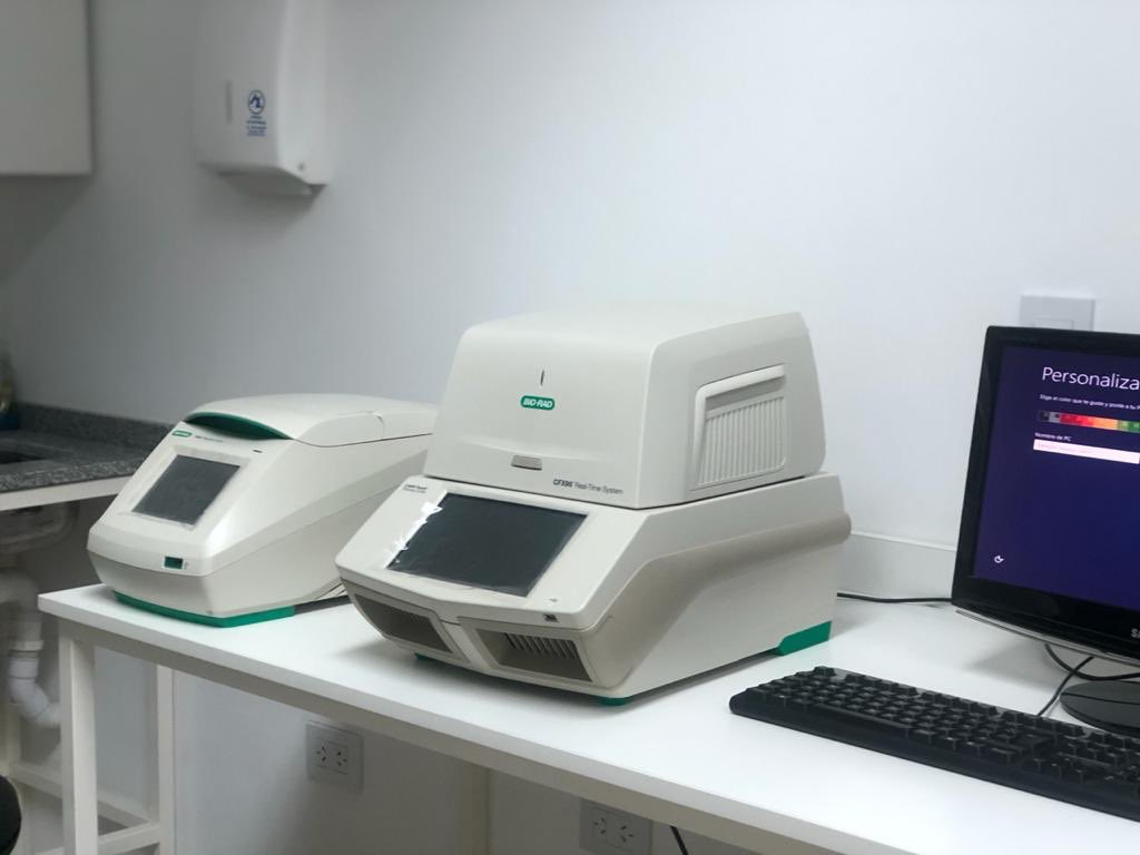 CorrientesGob's tweet photo. #Corrientes adquirió un Termociclador en Tiempo Real, lo que nos permitirá realizar los análisis de coronavirus COVID-19. La inversión en este equipamiento fue de $3 millones, y permitirá obtener diagnósticos y certezas en menor tiempo. https://t.co/AIst6H7MGi