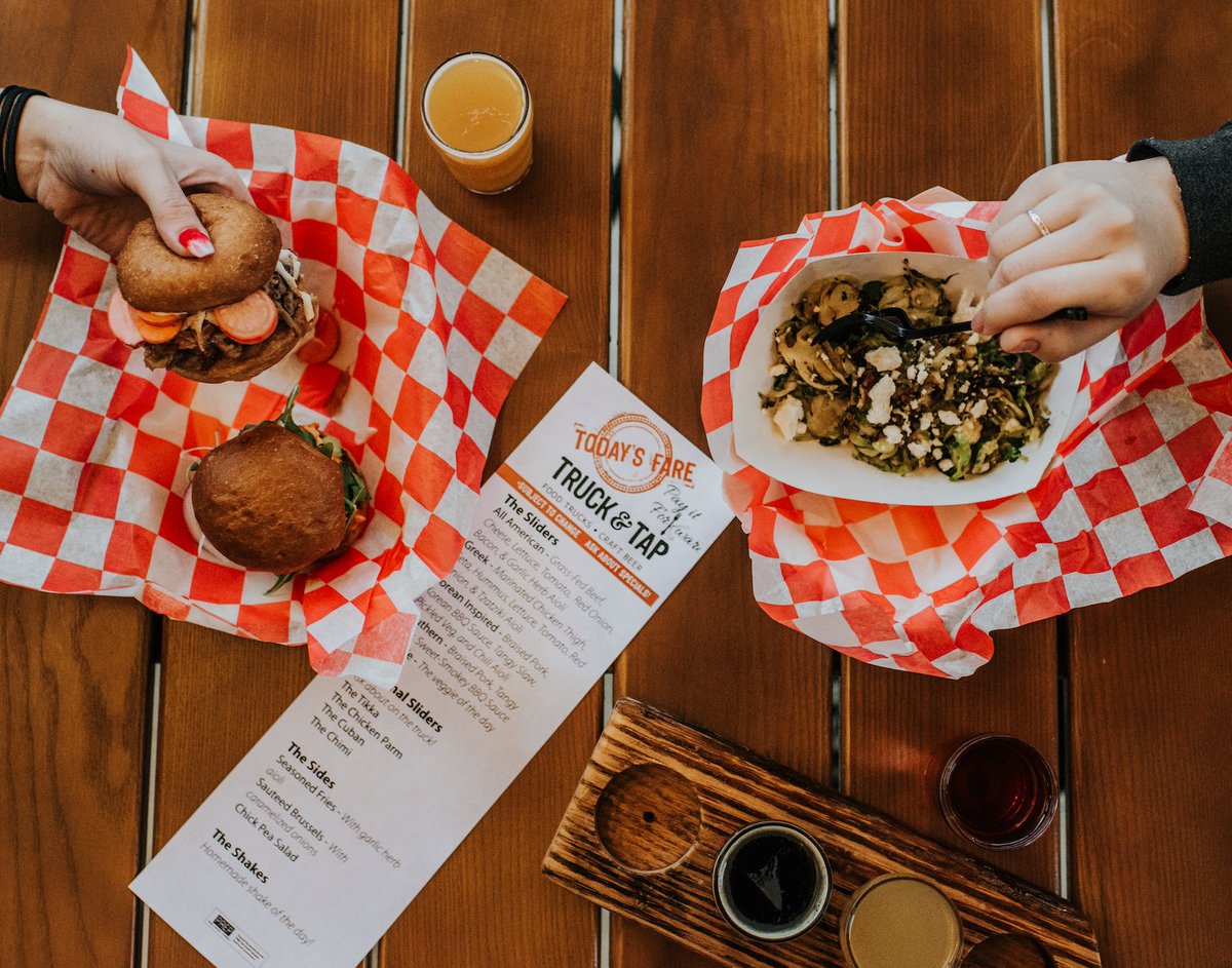 Today's truck: Pay It Forkward is here today! #alpharettaga #downtownalpharetta #atleats ow.ly/PPLC30qq32N