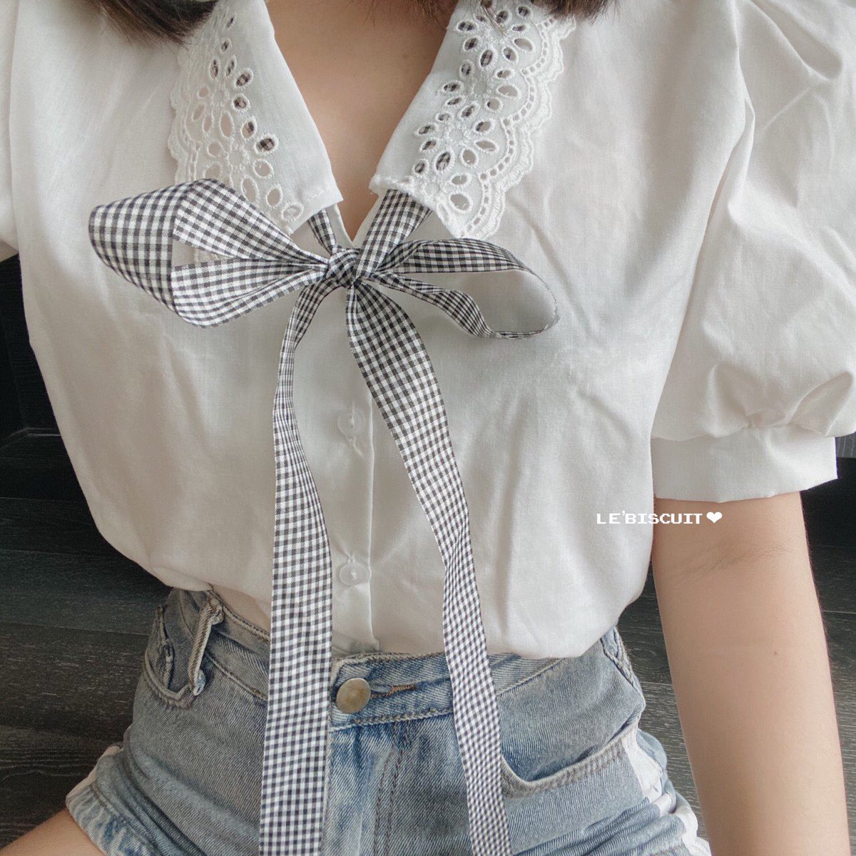 LovelyStyle18's tweet photo. ��� ริบบิ้นzara
🧁 Top คอปกลูกไม้ แต่งเชือกริบบิ้นลายจุดน่าร๊ากกก แขนเย็บทรงดอลลี่ ติดกระดุมด้านหน้า
🌈สีขาว สีเดียว
🧶อก36 รอบแขน18 ยาว17
💸165.-
#เสื้อครอป #เสื้อครอปเอวลอย #เสื้อครอปสายฝอ #เสื้อครอปวินเทจ #เสื้อผ้าแฟชั่น #เสื้อผ้าเกาหลี #เสื้อผ้าวินเทจ #เสื้อลายสก็อต https://t.co/TS2687B0e5