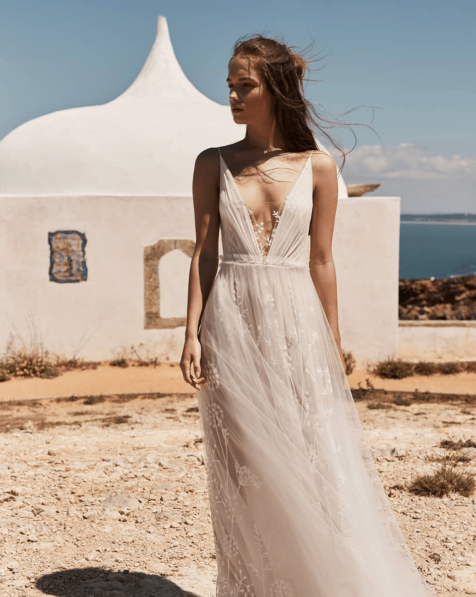 crazyforus's tweet photo. Going back in time: tulle dresses for brides who like delicacy #BridalFashion #BrideToBe #TulleDresses #WeddingWednesday #WeddingGown https://t.co/Fhrgdrjsqz https://t.co/T5jwYQAo13