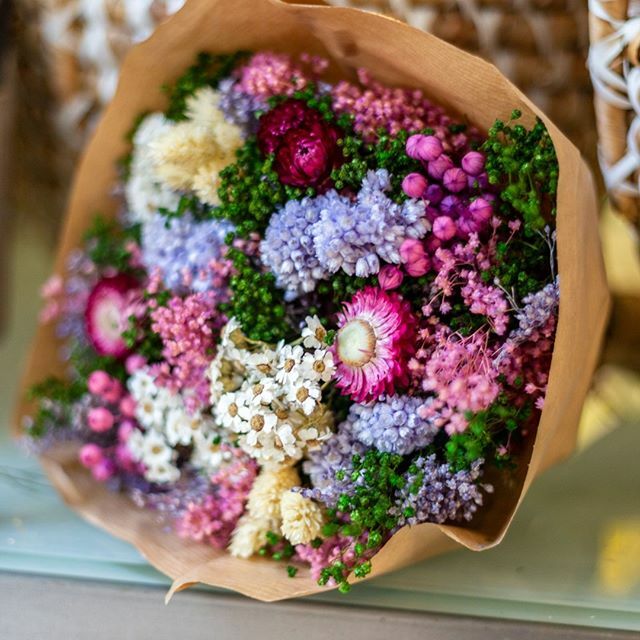 Buy your Mum a Bouquet that lasts 💐
You can choose some pretty dried or faux florals from our collection that will put a smile on any mothers face

#fauxflorals #driedflowers #mothersday #mothersdaygift #shoplocal #midulstergardencentre ift.tt/3d6lbLA