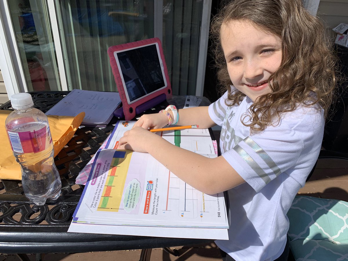 mlsletts2's tweet image. #Virtualschool outdoors @RPPrincipal @JackieConniff day 3 and still smiling!