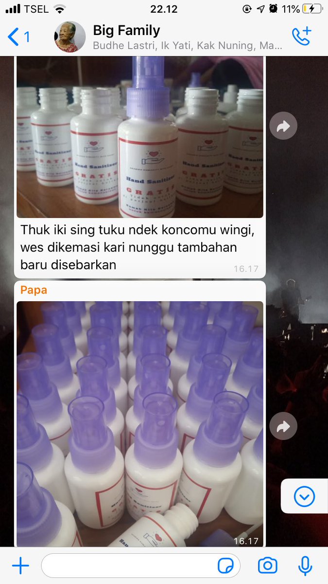 Papaku dan teman2 komunitas relawannya membeli hand sanitizer dan mengemas dalam kemasan kecil2. Akan segera dibagikan gratis ke orang2 rentan tertular coronavirus, seperti ojol, tukang sampah, dll. Yuk saling dukung ya 🥺🙏🏻🙏🏻