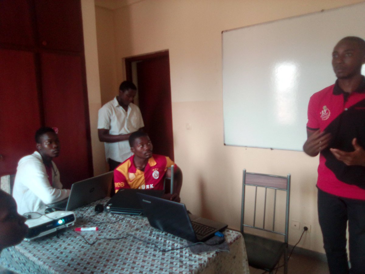 sorellekana's tweet image. Présentation du web par
@donald67984043 et @BouhIvan 
C&apos;est quoi le métier de développeur web ? Quelles sont ses habitudes ? Quels sont ses outils? 
#xcodepath
#webpath2k20
#seed_innov