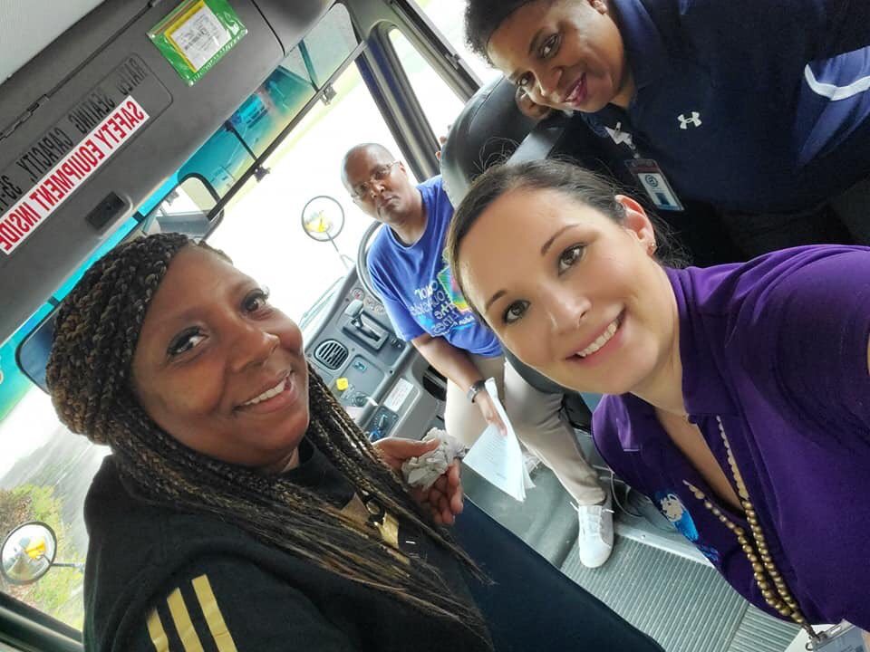 lexonefsn's tweet photo. And they’re off!! Ready to serve @lexingtonone students. None of this would have been possible without the help and collaboration from our amazing Transportation Department! We THANK YOU!!
@snaofsc @SchoolLunch
#LexOneFSNDelivers
#LexOneFSNMeals
#ServingThroughCOVID19 https://t.co/O7Z6QIsRX9