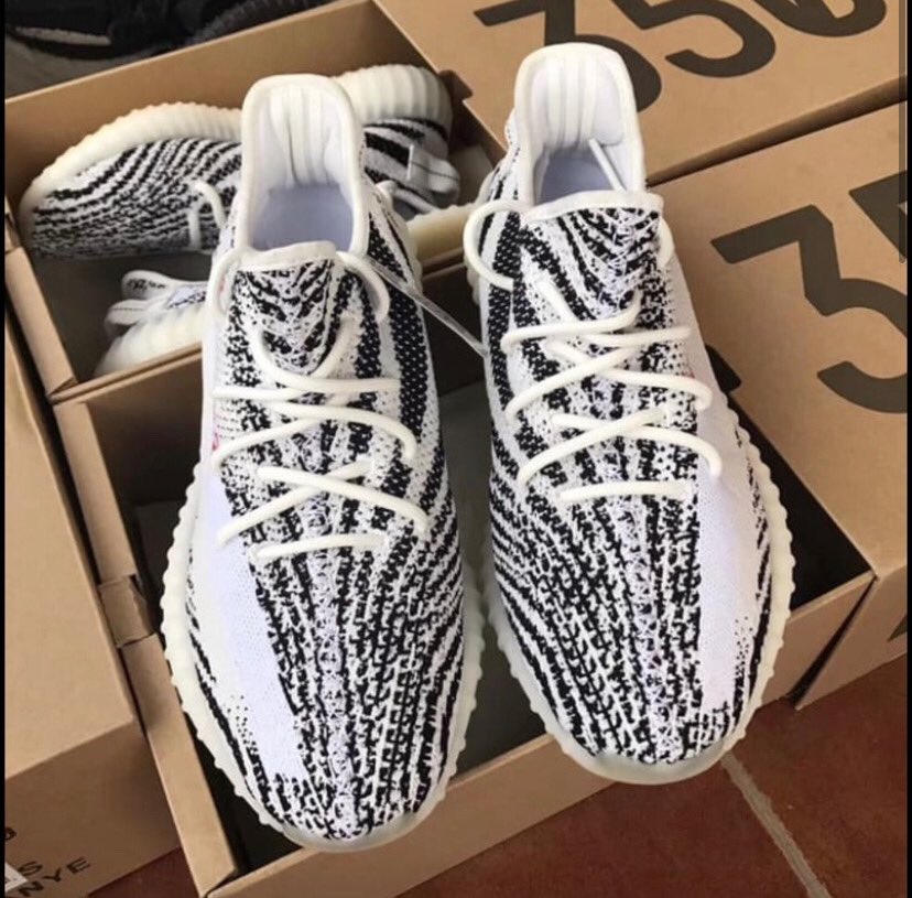 SneakersCheap's tweet photo. KICKS FOR THE LOW 🗣 Super Cheap Deal On These Fire 🔥 Yeezy Adidas Next Day Shipping ✈️📬 https://t.co/FRN9DokfgO