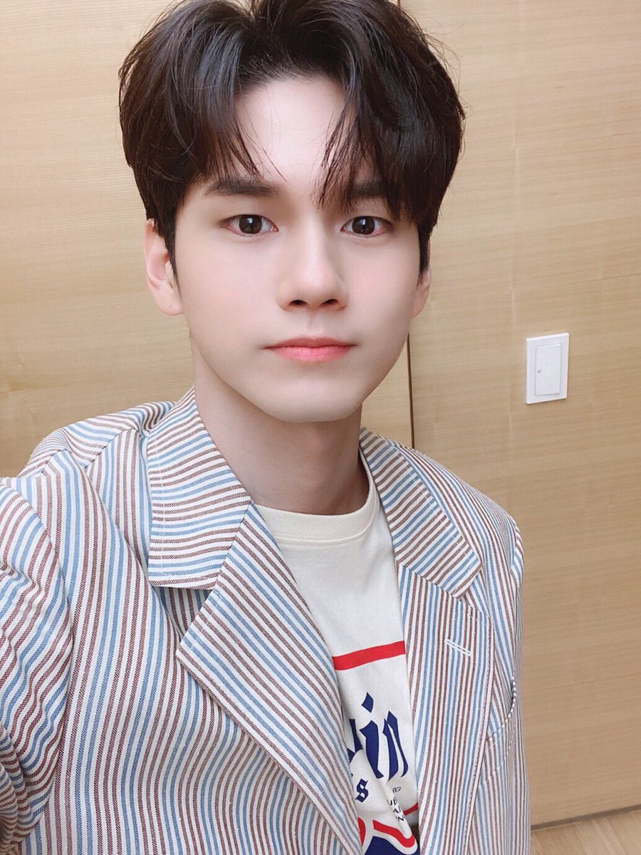 ✨ 200318 라디오스타 #옹성우 ✨ 다재다능한 팔방미인 옹성우와 함께 한 #라디오스타 노래, 춤, 연기, 예능에 심지어 얼굴까지 다 잘하는 옹성우와...
