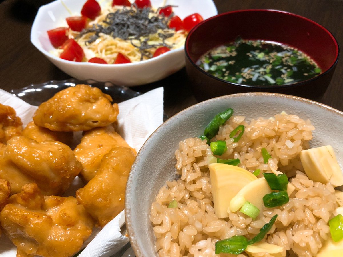 せりか 深夜の筍ご飯 筍は やっぱり生から自分でアク抜きすると旨い 水煮で売ってるのも美味しいけど 下ごしらえする手間がかかるぶんダンチで旨い せりか 深夜の筍ご飯 筍は やっぱり生から自分でアク抜きすると旨い 水煮で売ってるのも美味しいけど 下ごしらえする手間がかかるぶんダンチで旨い