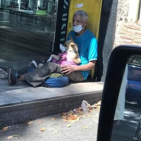 chuchitogt's tweet photo. En estos tiempos dificiles personas asi me hacen creer aun en humanidad https://t.co/dGCFUn7r1J
