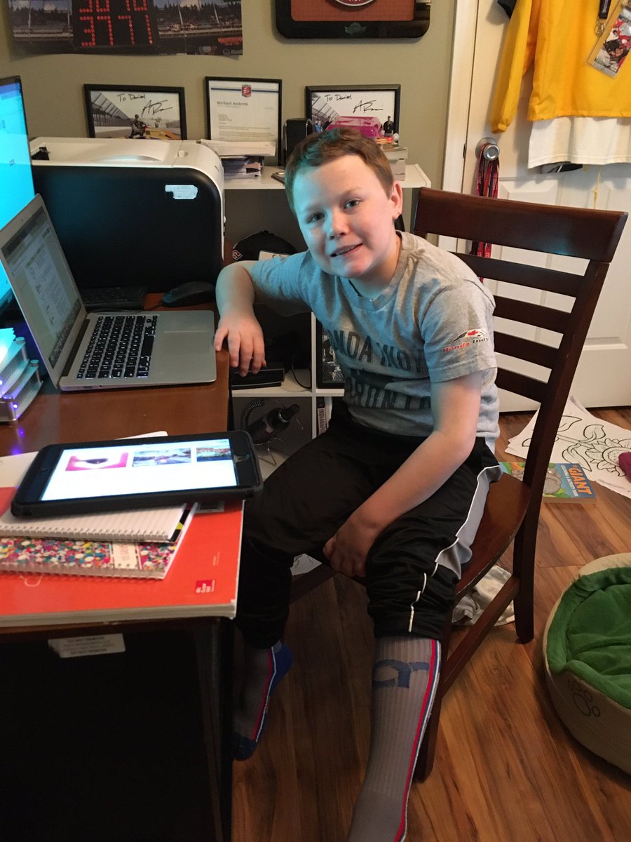 Elhess93Wale's tweet photo. Ready to learn with my crazy socks! #smokyrowathome https://t.co/103TvUSutu