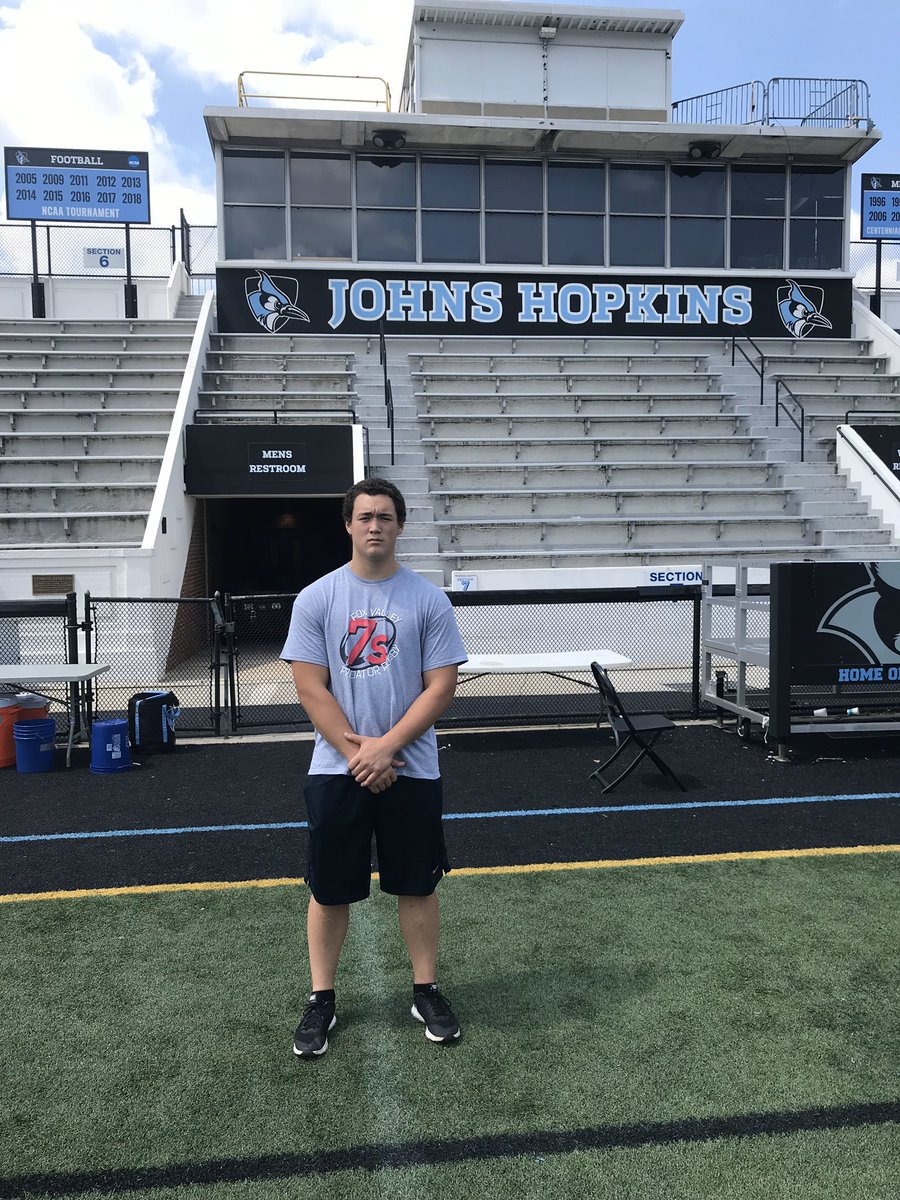 xander_song's tweet photo. I am excited to announce my commitment to Johns Hopkins University!!!
#PrideandPoise #GoHop @Greg_Chimera @_CoachGreen @CoachBFarquhar https://t.co/dNEU2TcCHo