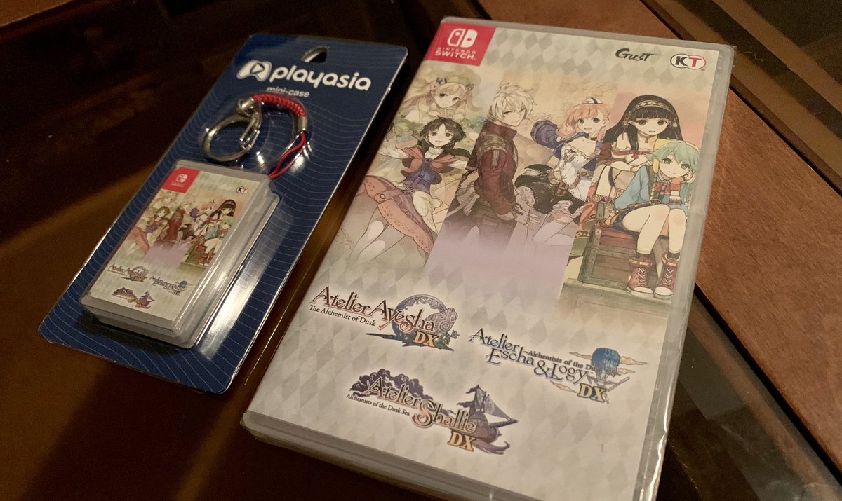 🍯APPRECIATION GIVEAWAY🍯

As 1 more giveaway made possible by our community using the “SWITCHCORPS” coupon with <a href="/playasia/">Playasia</a>, I have #AtelierDuskTrilogy + mini-case keychain!

For a chance to win:
☑️Follow
☑️Retweet
☑️Tag friends

Drawing 11pm EST April 5th
[NA/EU regions eligible]