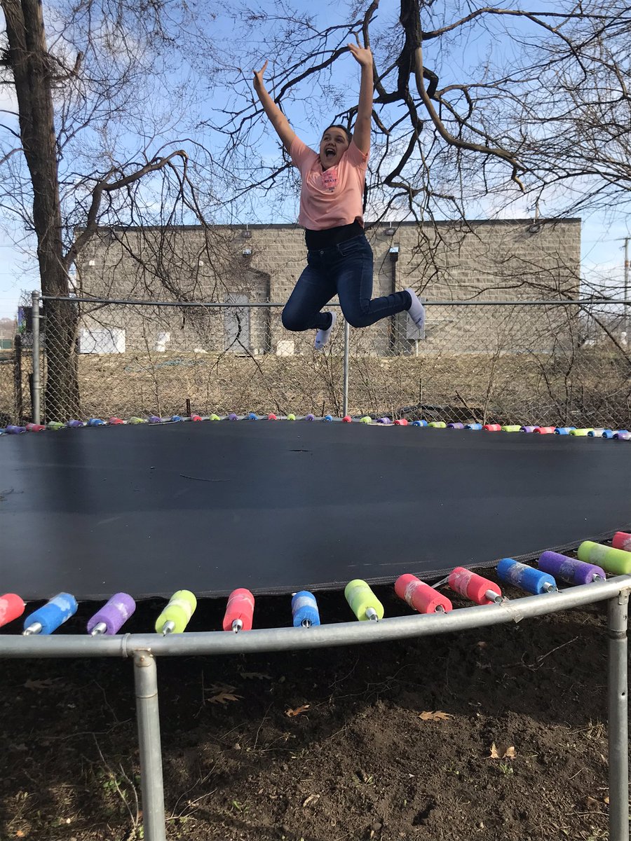 lupitasmommy's tweet photo. Maria is playing outside for today’s Challenge!!  #WMSGeneralsChallenge https://t.co/IxRuokbqFF