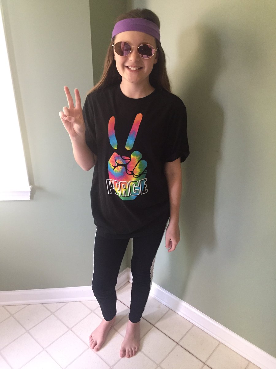 CKJaggers's tweet photo. @ctetigers Making NTI days fun! It’s Way Back Wednesday!✌🏻☮️ @DrC_CTE @MrsCassadyCTE #CTEtimetoshine #spiritweek #WaybackWednesday #peace #ntiday6 #TeamKentucky #heathyathome https://t.co/PacVq81NG2