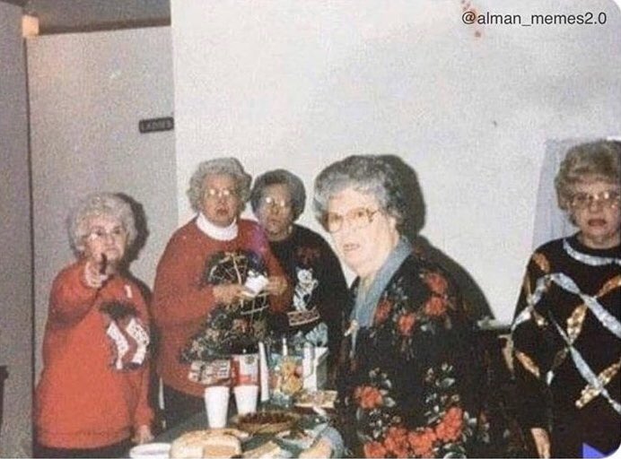 asistan doktor olarak ilk iş günüm
servise girerim
servisteki alman hemşireler;